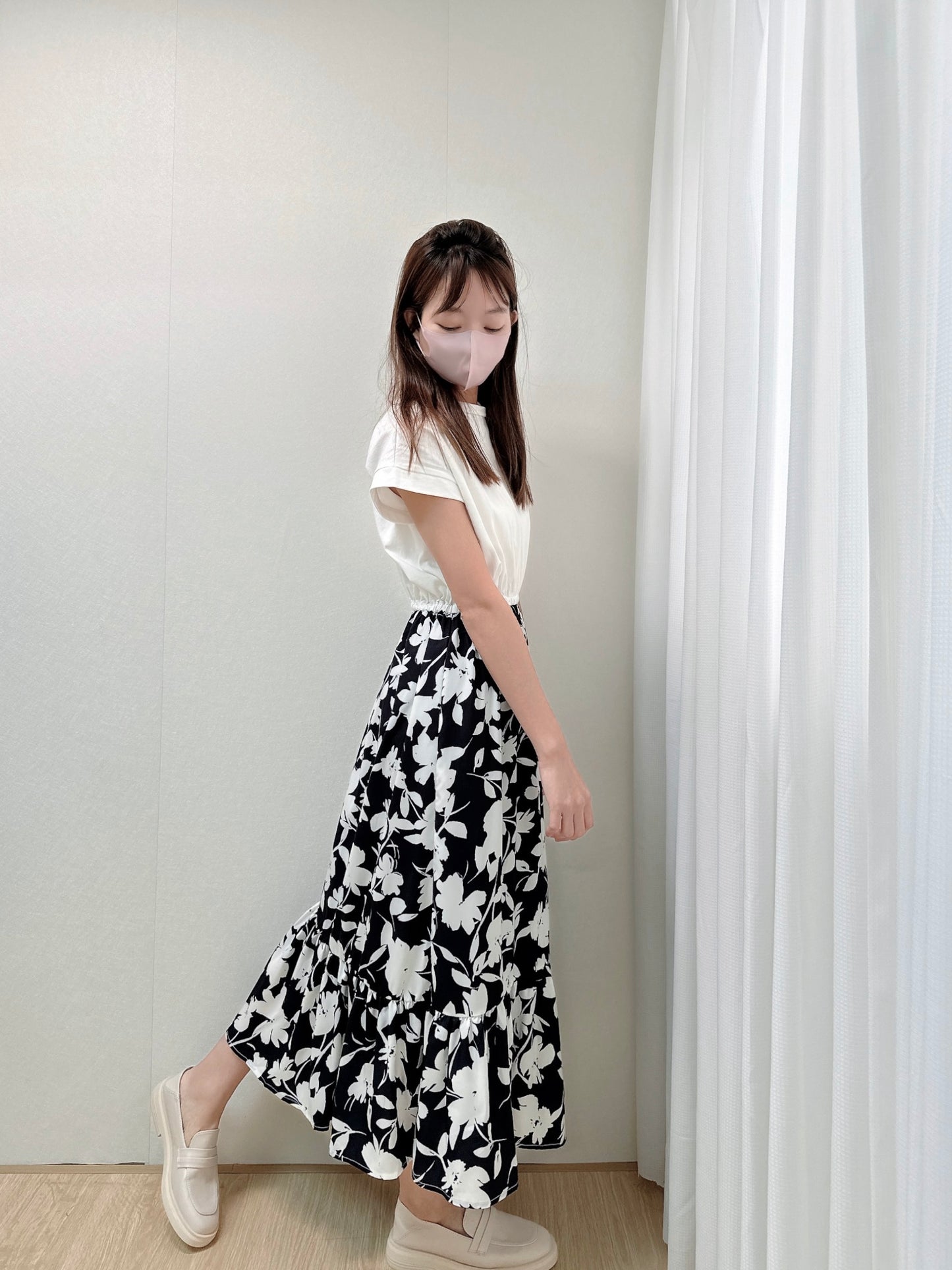 AF9002一件式白花圖騰連身裙